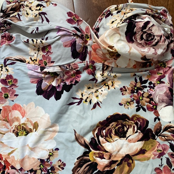 Azura swimsuit - Picture 2 of 7